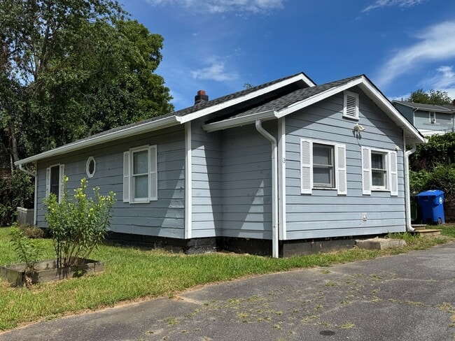 property at 13 Cross Pl