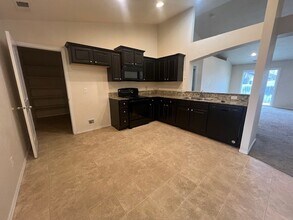 33 N Amanda Dr in Nampa, ID - Building Photo - Building Photo