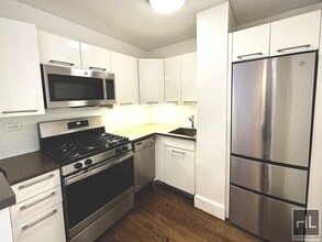 EAST 63 STREET in New York, NY - Building Photo - Building Photo