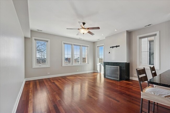 2239 N Lister Ave in Chicago, IL - Building Photo - Building Photo