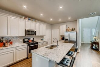 105 Tucana St in Georgetown, TX - Building Photo - Building Photo