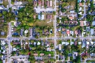 1507 N 58th Ave in Hollywood, FL - Foto de edificio - Building Photo