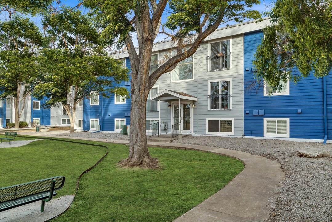 The Flats at Creekside Park in Arvada, CO - Foto de edificio