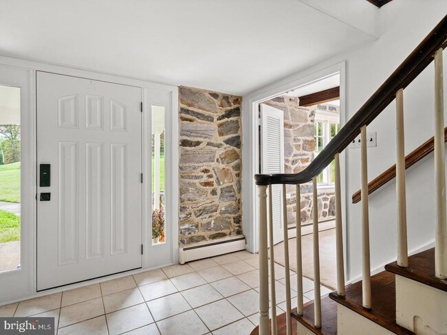 1105 Waterloo Rd in Berwyn, PA - Building Photo - Building Photo