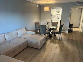 9440 SW 8th St in Boca Raton, FL - Foto de edificio - Building Photo