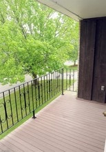 1527 Foster Ave, Unit 10 in Cambridge, OH - Foto de edificio - Building Photo