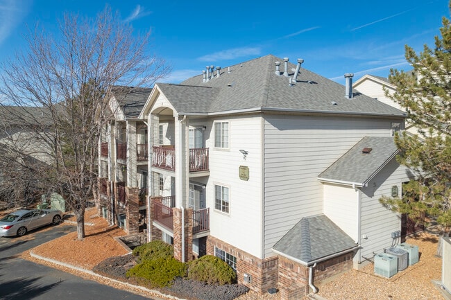 Tiburon Apartments in Englewood, CO - Foto de edificio - Building Photo