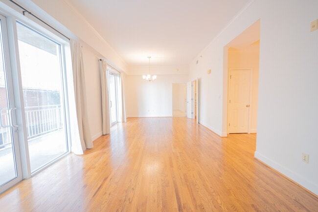 property at 2520 Robinhood St