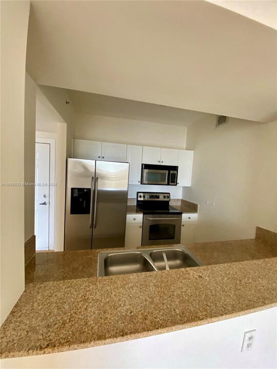 117 NW 42nd Ave, Unit 1704 in Miami, FL - Building Photo