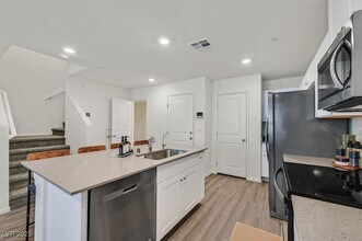 1906 Arietta Vista Street in Henderson, NV - Building Photo - Building Photo