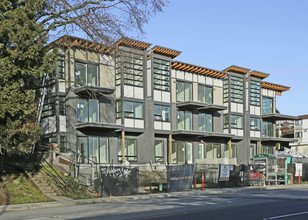 Vista in Burnaby, BC - Building Photo - Building Photo