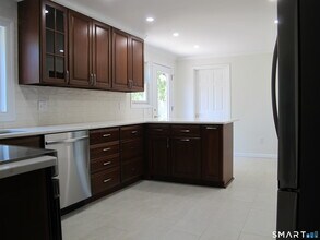 22 Hastings Ln in Stamford, CT - Building Photo - Building Photo