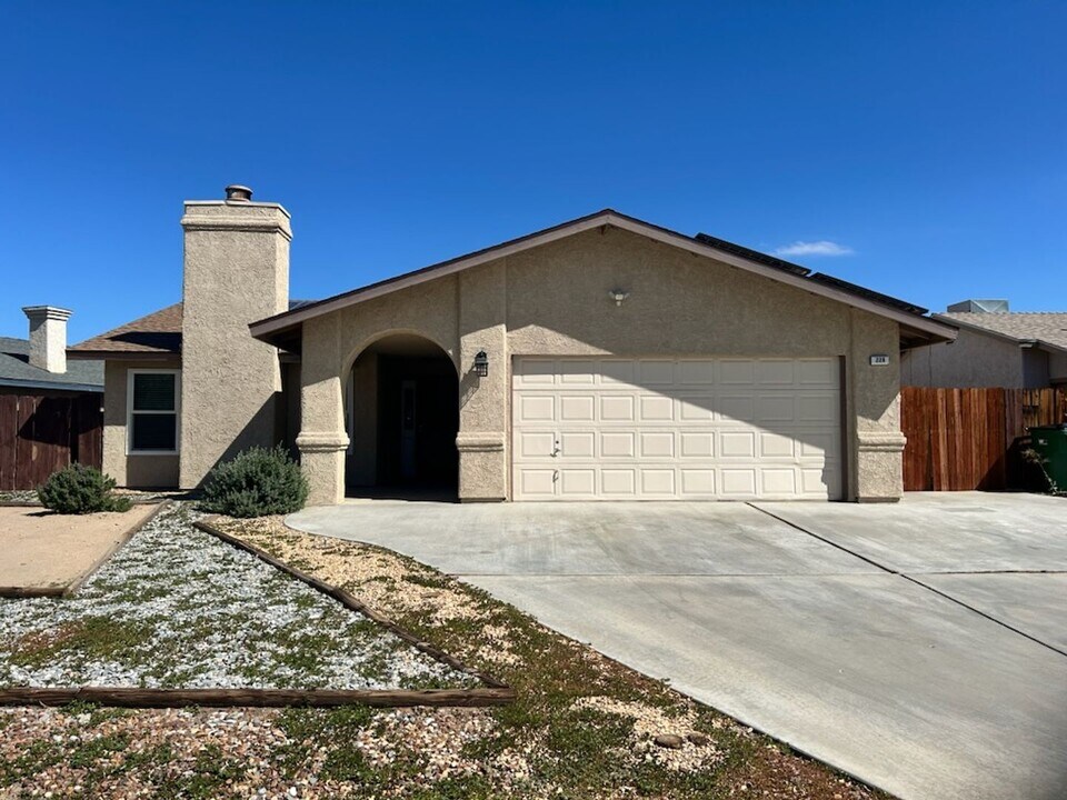 228 Michele St in Ridgecrest, CA - Building Photo