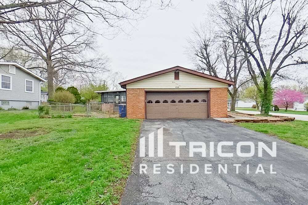 1546 Grant Dr in St. Charles, MO - Building Photo