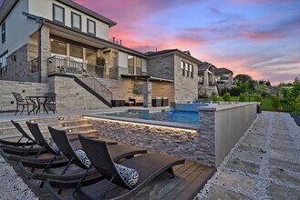 402 San Donato Dr in Austin, TX - Building Photo - Building Photo