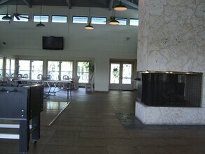 5537 Sea Forest Dr, Unit 104 in New Port Richey, FL - Building Photo - Building Photo