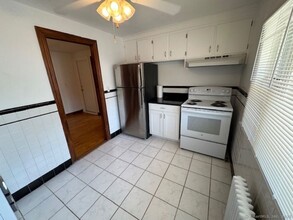 61 Arch St in Naugatuck, CT - Building Photo - Building Photo