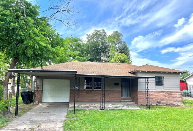 121 Anabel Ln in Houston, TX - Foto de edificio - Building Photo