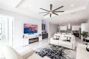 656 108th Ave N in Naples, FL - Building Photo