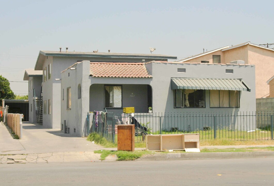 3667 Fernwood Ave in Lynwood, CA - Building Photo