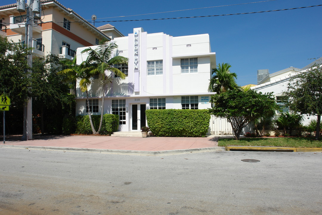 Brooklyn in Miami Beach, FL - Building Photo