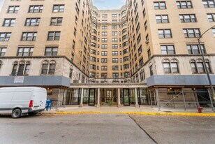 1765 E 55th St in Chicago, IL - Building Photo