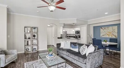 2403 N Washington Ave, Unit 337 in Dallas, TX - Building Photo - Building Photo