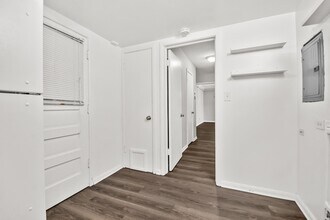 2230 Central St, Unit G in Evanston, IL - Foto de edificio - Building Photo