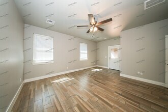 3725 Black Forrest Ct in Newcastle, OK - Building Photo - Building Photo