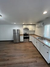 127 Whitman St S in Monmouth, OR - Building Photo - Building Photo