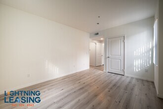 11923 Kling St in Los Angeles, CA - Building Photo - Building Photo