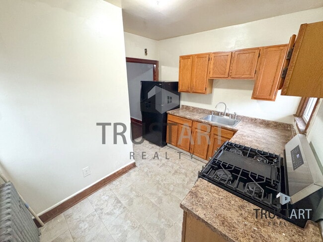 5719 N Howard St in Philadelphia, PA - Building Photo - Building Photo