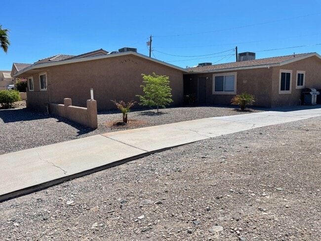 2332 N Kiowa Blvd in Lake Havasu City, AZ - Building Photo - Building Photo