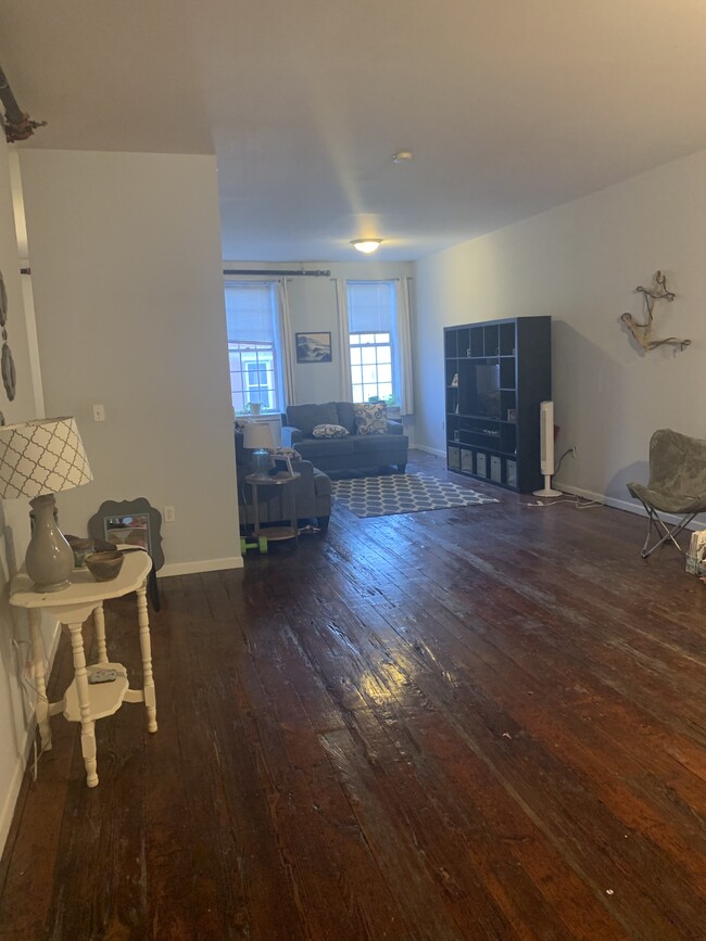 108 Chestnut St in Philadelphia, PA - Building Photo - Building Photo