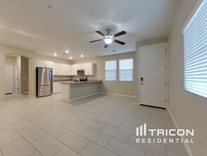 12556 W Hummingbird Terrace in Peoria, AZ - Building Photo - Building Photo