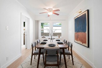 8804 Belford Ave, Unit 8804 in Los Angeles, CA - Foto de edificio - Building Photo