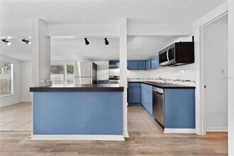 3411 NE 52nd Ave in Silver Springs, FL - Building Photo - Building Photo