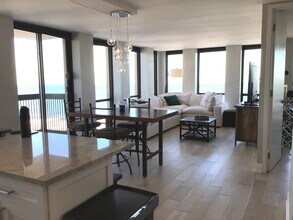 1660 N La Salle Dr in Chicago, IL - Foto de edificio - Building Photo