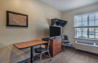 Furnished Studio in North Charleston, SC - Foto de edificio - Building Photo