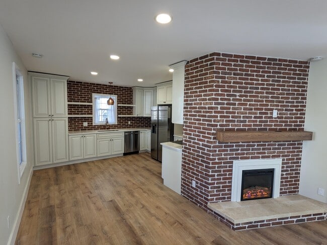 29 Woodrow Ave, Unit 1 in Asheville, NC - Foto de edificio - Building Photo