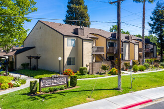 Diablo Oaks Apartments in Pleasant Hill, CA - Building Photo - Building Photo