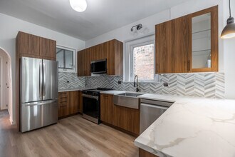 2206 W Erie St in Chicago, IL - Building Photo - Building Photo