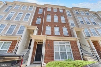 938 Pine Forest Ln in Upper Marlboro, MD - Building Photo - Building Photo