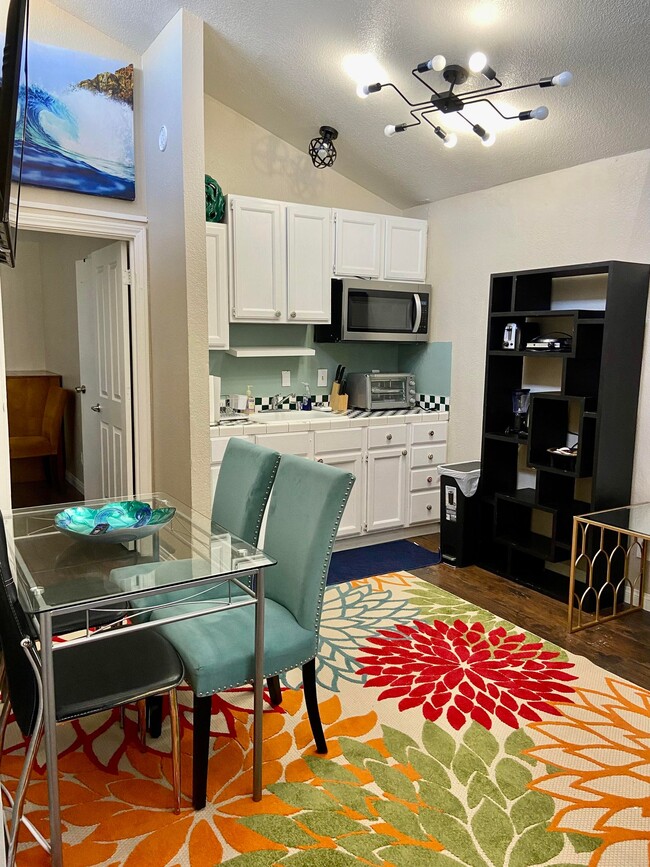 6918 Coley Ave, Unit 5