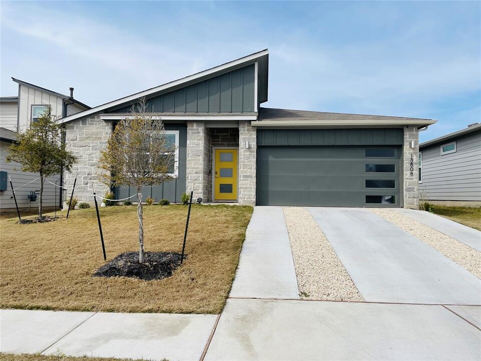 13808 Lubeck Dr in Pflugerville, TX - Building Photo