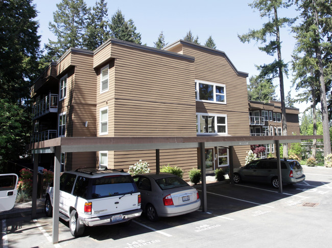 Sequoyah Condominiums in Edmonds, WA - Foto de edificio - Building Photo