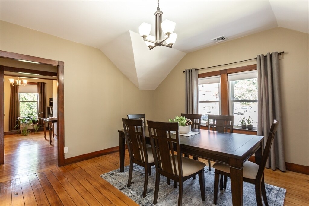 256 Maple St-Unit -3 in Fall River, MA - Building Photo