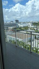 2275 Biscayne Blvd, Unit 1005 in Miami, FL - Building Photo - Building Photo