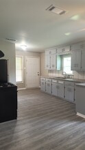 2202 W 15th Ave in Pine Bluff, AR - Building Photo - Building Photo