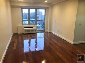 3030 Middletown Rd in Bronx, NY - Building Photo